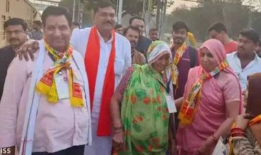 एसपी के शिक्षक पिता को किया सस्पेंड, अब कृषि मंत्री की सास सरकारी तीर्थ यात्रा पर, कांग्रेस ने उठाया सवाल