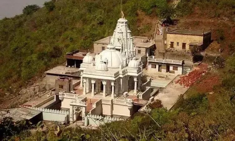केंद्र ने जैन समुदाय की मांग मानी, अब सम्मेद शिखर नहीं होगा पर्यटन क्षेत्र