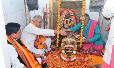 मुख्यमंत्री ने बागेश्वरनाथ महादेव मंदिर में की पूजा अर्चना, प्रदेश की खुशहाली के लिए मांगा आशीर्वाद
