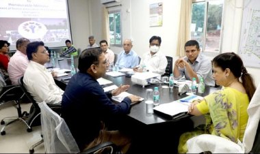 निर्माणाधीन कार्यों की करें प्रतिदिन मॉनीटरिंग : मंत्री श्रीमती सिंधिया