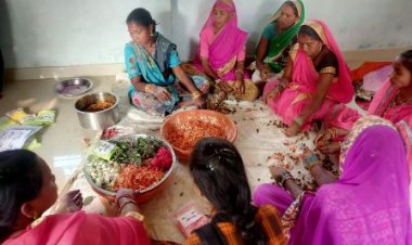 बाहरी गुलाल को टक्कर देने की तैयारी में बिहान से जुडी महिलाएं