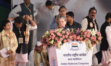 सोनिया गांधी ने अपने राजनीतिक पारी से सन्यास लेने का  दिया संकेत