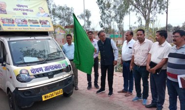 कलेक्टर ध्रुव ने सुपोषण रथ को हरी झंडी दिखाकर जनजागरूकता के लिए किया रवाना