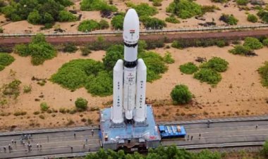ISRO की बडी लांचिंग, एक साथ अंतरिक्ष में भेजे 36 उपग्रह