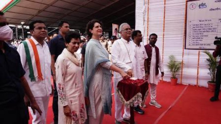 CM बघेल और प्रियंका गाँधी ने किया 129 करोड़ 44 लाख से अधिक राशि के 52 विकास कार्यों का लोकार्पण व भूमिपूजन