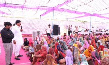 सहकारिता मंत्री ने चित्तौड़गढ़ जिले में किया महंगाई राहत कैंप का निरीक्षण