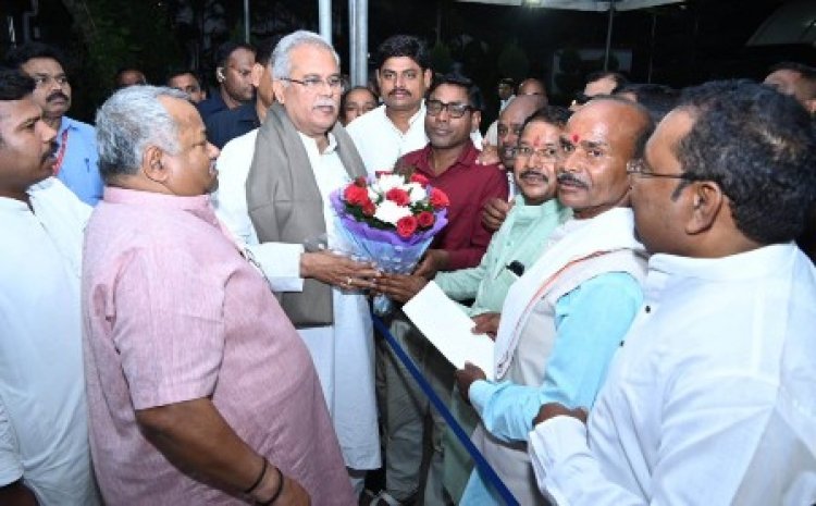 CM बघेल से रजक समाज के प्रतिनिधिमंडल ने की सौजन्य मुलाकात
