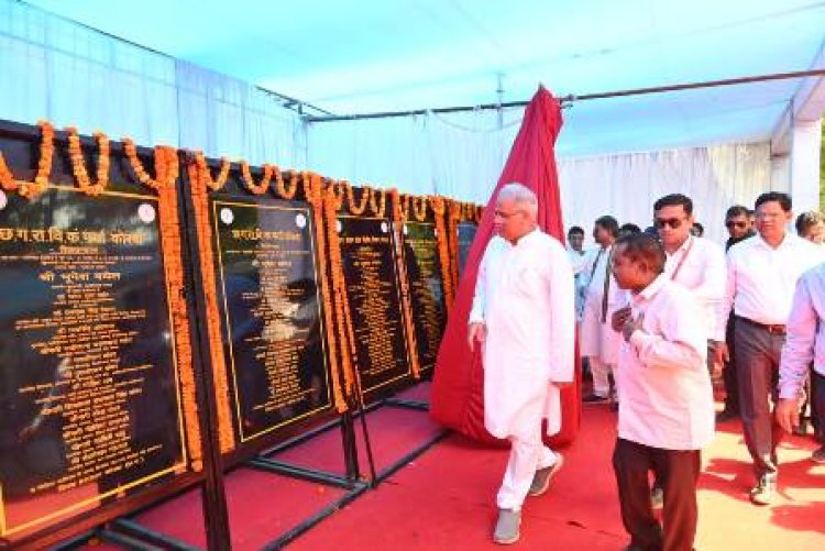 मुख्यमंत्री बघेल ने रामपुर विधानसभा क्षेत्र में भेंट-मुलाकात के दौरान दी अनेक विकास कार्यों की सौगात