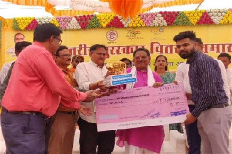 पशुपालन मंत्री ने राज्य स्तरीय कार्यक्रम में गो-पालकों को किया पुरस्कृत