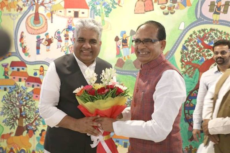 मुख्यमंत्री ने केन्द्रीय मंत्री भूपेन्द्र यादव का स्वागत किया