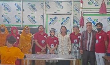 विदेशी सैलानियों को भी भायी इंदिरा रसोई की थाली