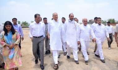 सांचौर और आबू रोड़ पहुंचे मुख्यमंत्री, प्रभावितों से किया संवाद