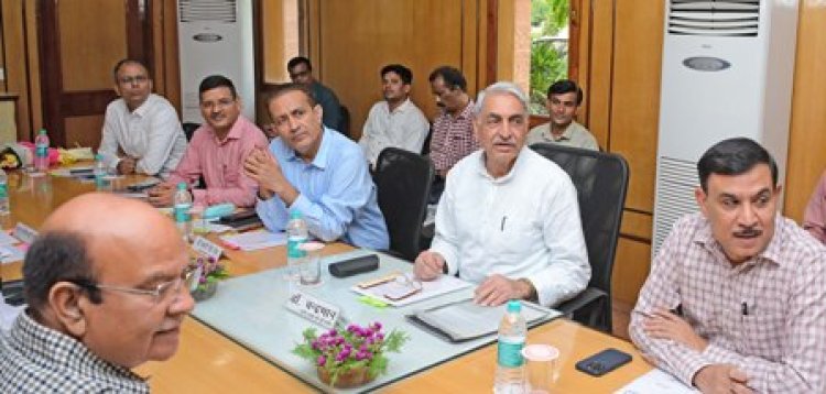 बीस सूत्री कार्यक्रम उपाध्यक्ष ने बिन्दुवार समीक्षा कर दिए महत्वपूर्ण सुझाव