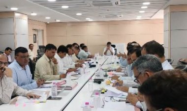 मुख्य आयुक्त ने राजस्व संग्रहण में कोताही बरतने वाले अधिकारियों पर दिए सख्त कार्रवाई के निर्देश