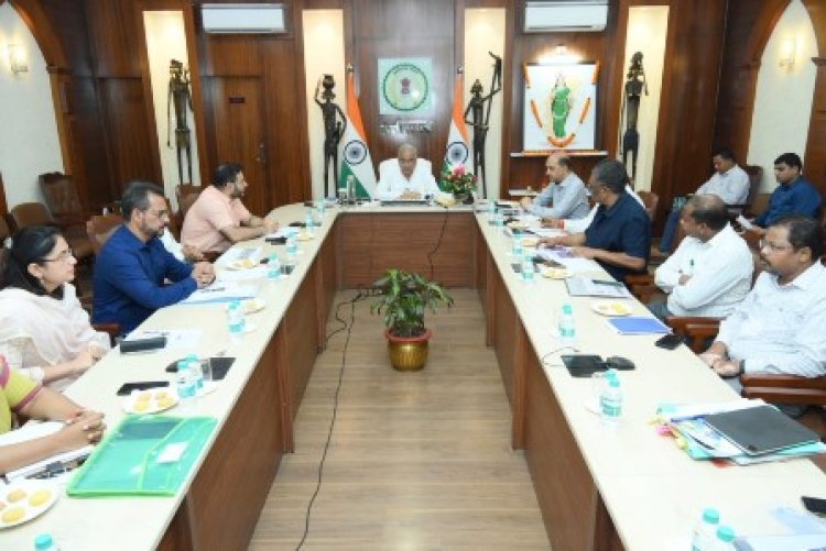 CM बघेल ने महात्मा गांधी रूरल इंडस्ट्रियल पार्क(रीपा) के गतिविधियों की समीक्षा