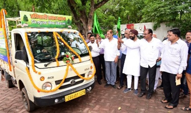 ‘पौधा तुहर द्वार‘: वन मंत्री श्री अकबर ने हरियाली प्रसार वाहनों को हरी झण्डी दिखाकर किया रवाना