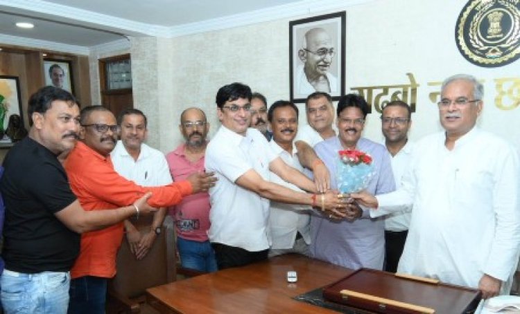 CM बघेल से ब्राह्मण समाज के प्रतिनिधिमंडल ने की सौजन्य मुलाकात