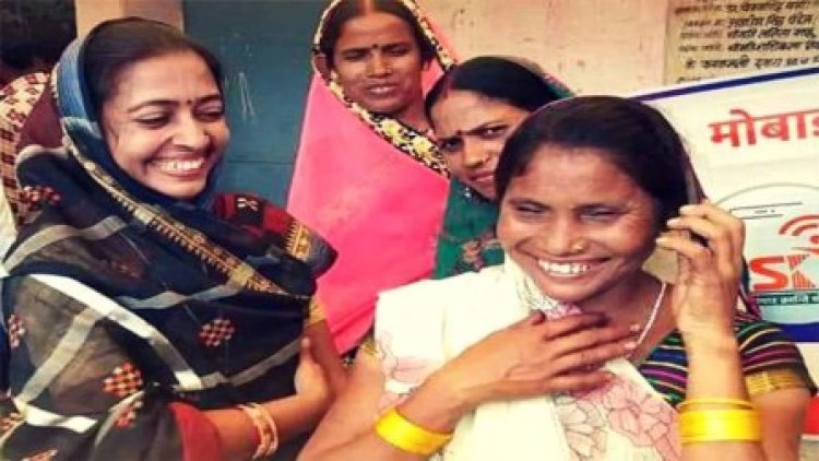 आधी आबादी को आर्थिक गतिविधियों से जोड़ने छत्तीसगढ़ की पहल शानदार
