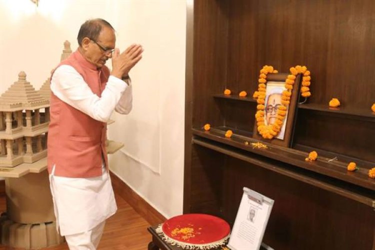 मुख्यमंत्री ने शीतला सहाय की पुण्यतिथि पर किया नमन