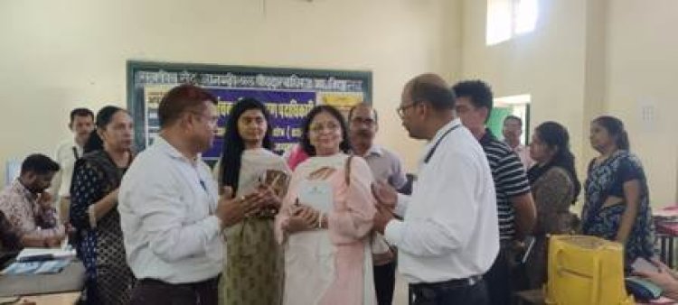 भारत निर्वाचन आयोग के प्रतिनिधि के साथ मुख्य निर्वाचन अधिकारी ने किया स्कूल ईएलसी का अवलोकन 