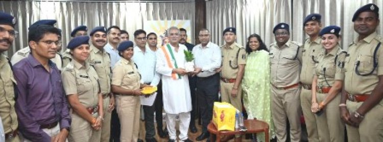 CM बघेल से छत्तीसगढ़ स्टेट पुलिस ऑफिसर्स एसोसिएशन के सदस्यों ने की सौजन्य मुलाकात