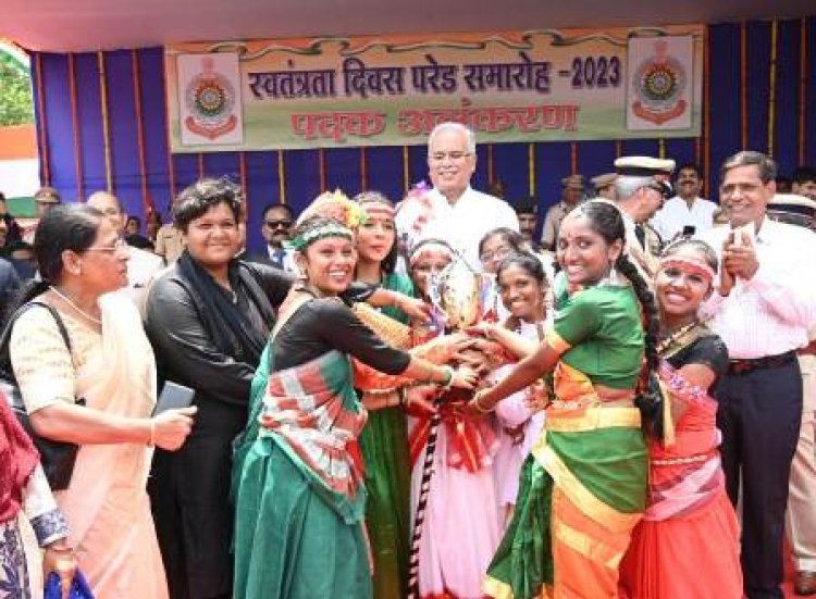 स्वतंत्रता दिवस समारोह: सांस्कृतिक कार्यक्रमों में लक्ष्मी नारायण कन्या स्कूल प्रथम, सारे जहां से अच्छा पर दी प्रस्तुति