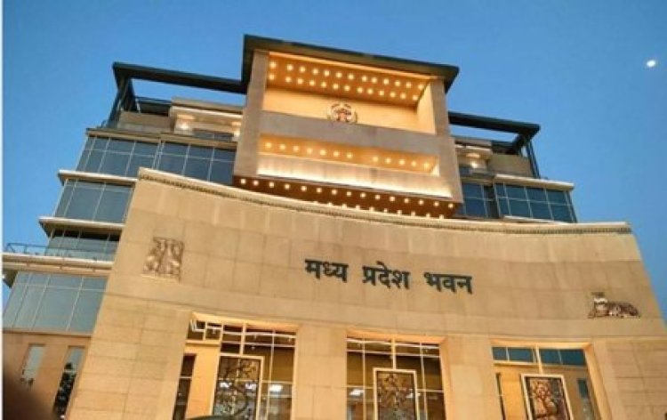 स्वतन्त्रता दिवस पर मध्यप्रदेश भवन और मध्यांचल भवन में ध्वजारोहण