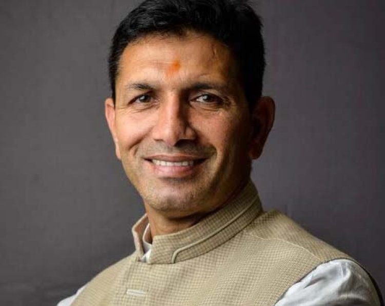 जीतू पटवारी के क्षेत्र में लगा पोस्टर,  'वोट मांगकर हमें शर्मिंदा नहीं करें