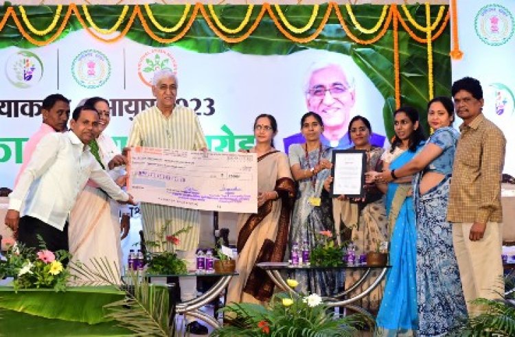 उप मुख्यमंत्री टी.एस. सिंहदेव ने स्वच्छता, और संक्रमण की रोकथाम के लिए उत्कृष्ट कार्य करने वाले 25 आयुष संस्थाओं को दिए पुरस्कार