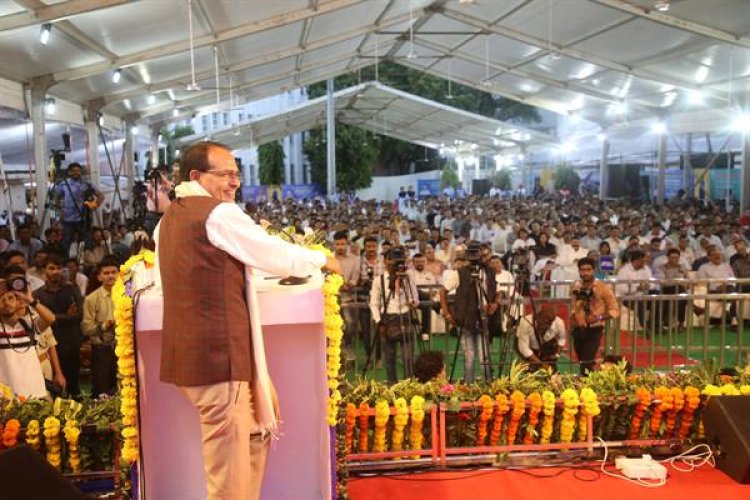 सभी विभागों के चिकित्सकों को समयबद्ध वेतनमान: मुख्यमंत्री