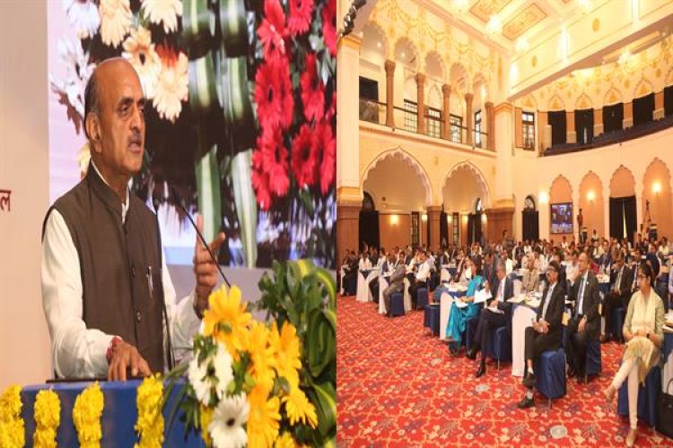 पीएम स्वनिधि से स्ट्रीट वेण्डर की समृद्धि के लिये कार्य करें