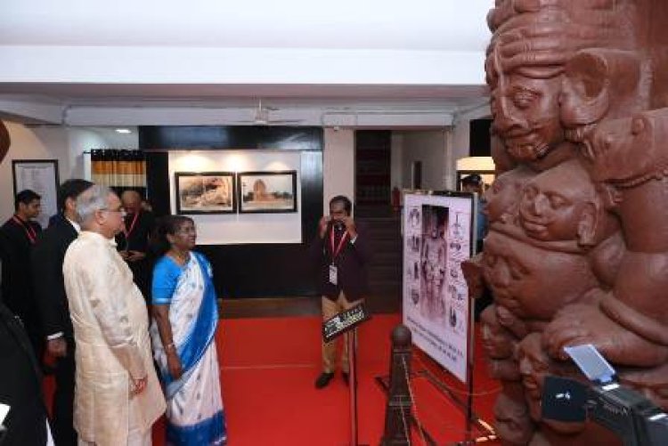 राष्ट्रपति मुर्मु रायपुर के महंत घासीदास स्मारक संग्रहालय पहुंचीं