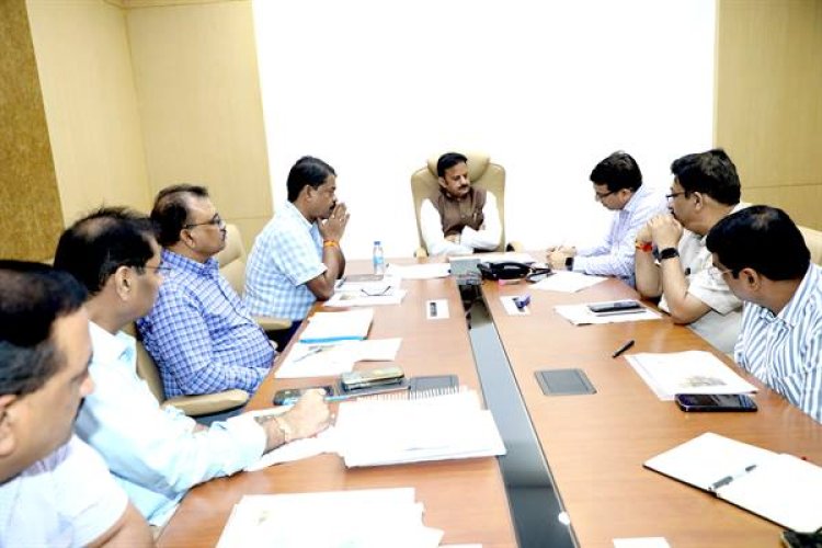 शत-प्रतिशत परिवारों तक नल-जल उपलब्ध कराने को प्राथमिकता दें: मंत्री राजेन्द्र शुक्ल