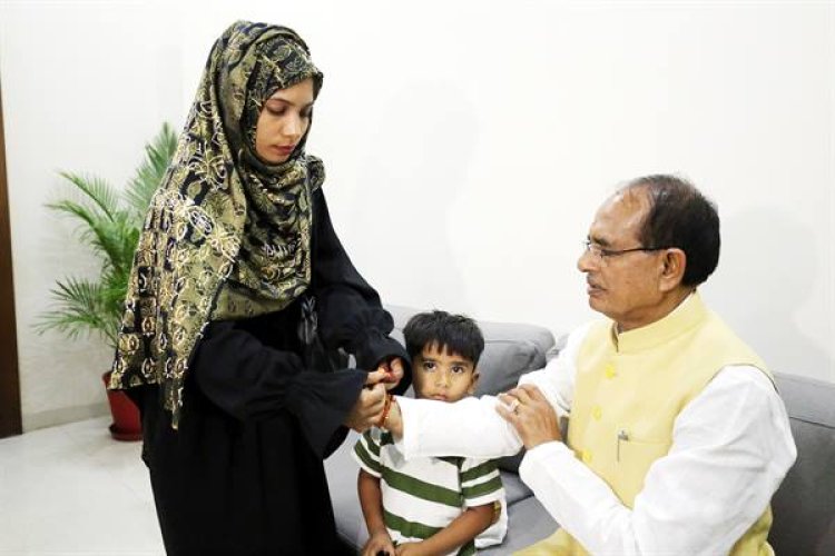 मुख्यमंत्री को रूखसार बी ने बांधी राखी