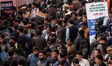 देश में बेरोजगारी घटी, लेकिन नहीं आए पढें-लिखों के अच्छे दिन: रिपोर्ट 