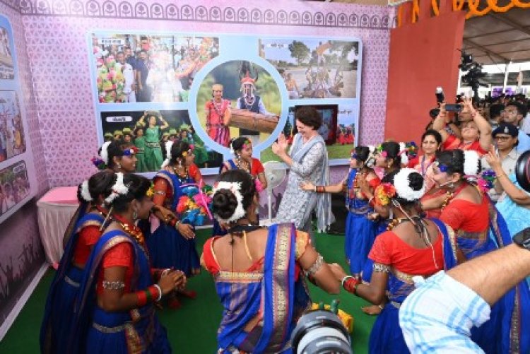 ...जब प्रियंका गांधी ने किया सुवा नाच