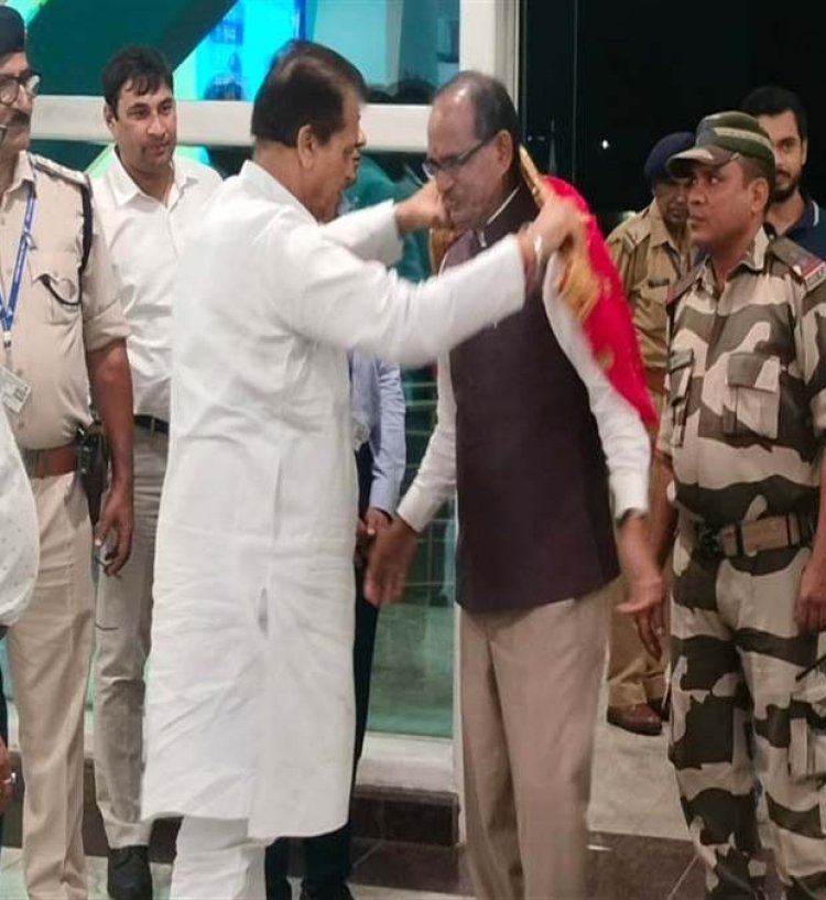 संतों का आशीर्वाद लेने देवभूमि उत्तराखंड पहुंचे मुख्यमंत्री शिवराज