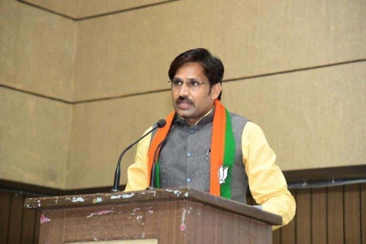 राहुल गांधी समाज को कर रहे भ्रमित: डॉ. सुमेर सिंह सोलंकी