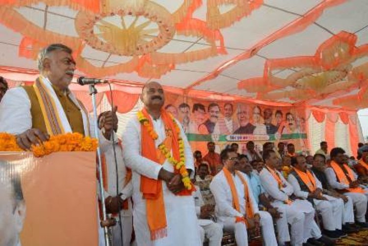 मप्र में फिर बनेगी भाजपा सरकार, डबल इंजन सरकार की उपलब्धियां लोगों को बताएं: केंद्रीय मंत्री प्रहलाद पटेल