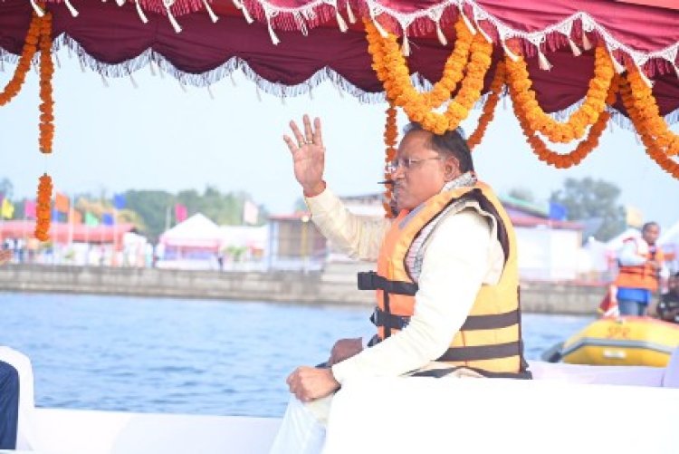 500 एकड़ क्षेत्र में फैला झुमका जलाशय बनेगा पर्यटन क्षेत्र, मुख्यमंत्री ने भी लिया बोटिंग का आनंद
