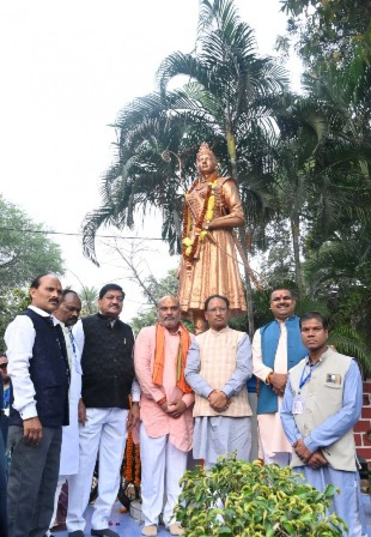 केंद्रीय गोंड़ महासभा धमधागढ़ द्वारा आयोजित सम्मान समारोह में शामिल हुए CM साय