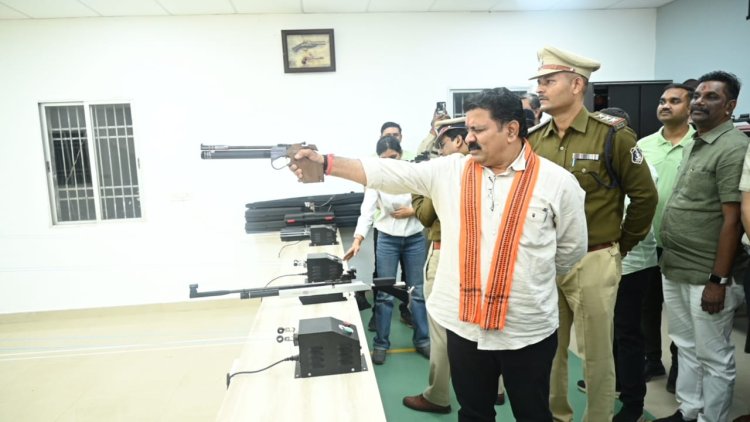 डिप्टी सीएम विजय शर्मा ने पुलिस एवं प्रशासनिक अधिकारियो के लिए आयोजित एकलव्य शूटिंग प्रतियोगिता का किया शुभारंभ