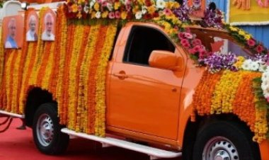 भगवान राम की शरण में पीएम मोदी, निकाला रोड शो, उमडा जनसैलाब