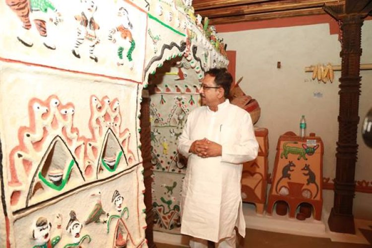 महुआ महोत्सव जनजातीय संस्कृति, कला और व्यंजनों से परिचित कराने का प्रयास: मंत्री विजय शाह