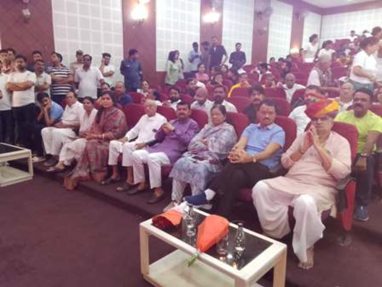 जयपुर योग महोत्सव-2024: पहली बार आयोजित हो रहा है अनूठा आयोजन, 80 वर्ष के बुजुर्गों ने भी किये योगासन
