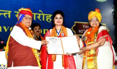 विश्वविद्यालय वैश्विक चुनौतियों को स्वीकार करते हुए रोजगारोन्मुखी पाठ्यक्रमों का निर्माण करे: राज्यपाल