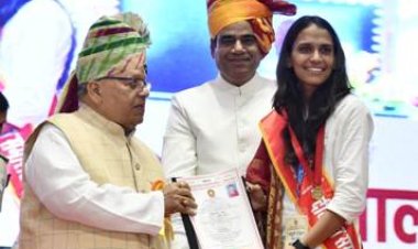 विश्वविद्यालय किताबी ज्ञान ही नहीं दे बल्कि युवाओं को देश के अच्छे नागरिक प्रदान करें: राज्यपाल