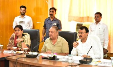 बजट घोषणाओं शीघ्र पूरा करने में तत्परता से जुट जाएं सभी अधिकारी: उप मुख्यमंत्री डॉ. बैरवा