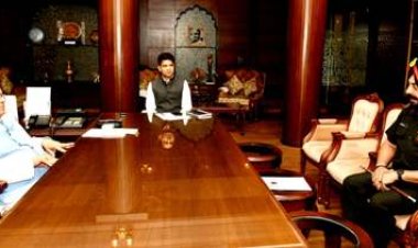 राज्यपाल से लेफ्टिनेंट जनरल मनजिंदर सिंह ने की शिष्टाचार भेंट