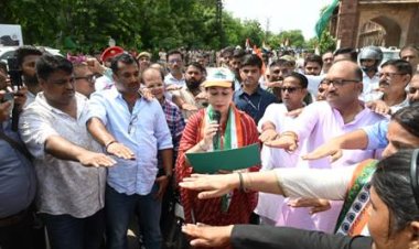 उपमुख्यमंत्री दिया कुमारी ने तिरंगा यात्रा को हरी झंडी दिखाकर किया रवाना- तिरंगा प्रतिज्ञा भी दिलाई